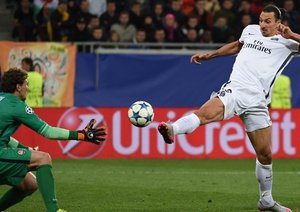 زلاتان ایبراهیموویچ|شاختار دونتسك 0 - 3 پاریس سن ژرمن / لیگ قهرمانان