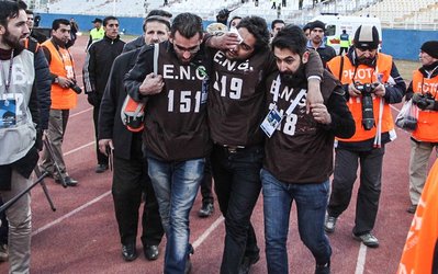 سوژه روز | درگیری فیزیکی در تبریز / دروازه‌بان الاهلی فیلم‌بردار تلویزیونی را راهی بیمارستان کرد