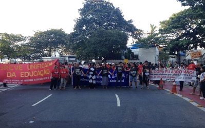 تظاهرکننده گان مخالف با جام جهانی به ریو رسیدند: "دولت برزیل در حق مردم خیانت می کند"