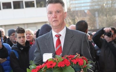 ادای احترام فان خال به جان باختگان حادثه مونیخ