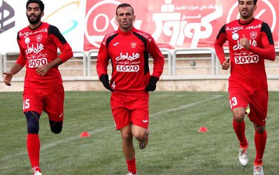 پرسپولیس همچنان به دنبال یک مدافع