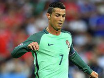 رونالدو به دنبال سبقت از مسی: یازده اسطوره ای که در هیچ جام معتبری قهرمان نشده اند