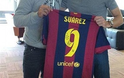 عکس روز | مهاجم بارسا در تمرین لیورپول حضور یافت/ هدیه ویژه سوارز به جرارد