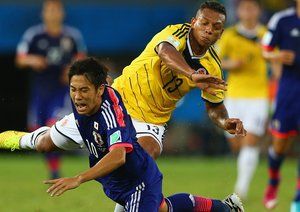 فردی الخاندرو گوارین - کاواگا|تقابل بین شینجی کاگاوا از ژاپن و فردی گوارین از کلمبیا بر سر توپ.