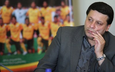 گزارش ساکت از جلسه با صدا و سیما/ ادامه نامه‌نگاری سازمان لیگ برای حق پخش