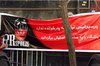 گزارش تصویری | نصب بنر توسط هواداران معترض پرسپولیس در باشگاه