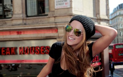 سوژه روز | پیشنهاد عجیب مدل آلمانی به رویس / اگر به بایرن بیایی راننده تو می‌شوم