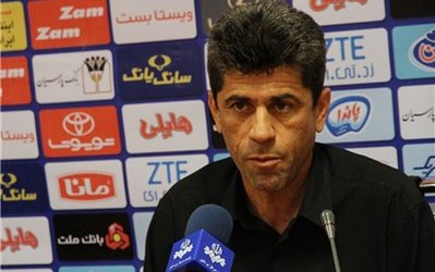 مکوندی: نفت مسجدسلیمان با تیم‌های دیگر در لیگ برتر قابل مقایسه نیست