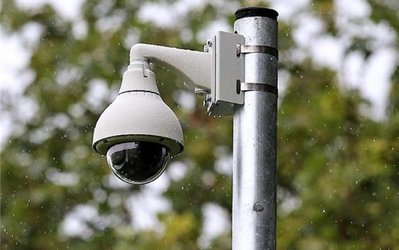 تصویر روز | فیلمبرداری از تمرینات توسط سرمربی هانوفر با دوربین ت۱۶ مگا پیکسلی