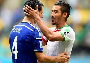 رضا قوچان نژاد - امیر اسپاهیچ|خوش و بش رضا قوچان نژاد و امیر اسپاهیچ بعد از اتمام بازی.