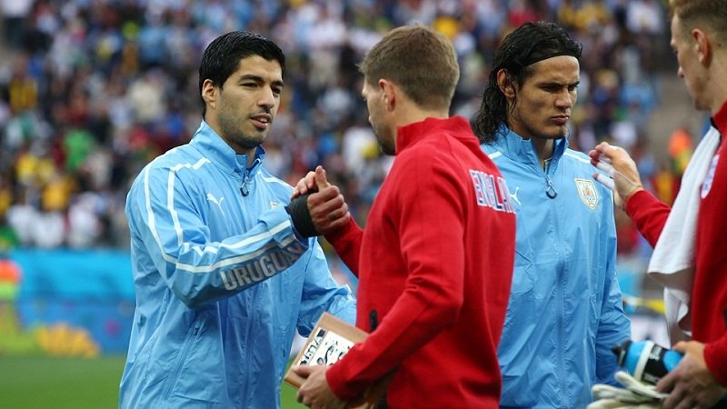 Gerrard - Suarez (Uruguay - England) (D).jpg
