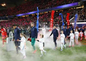 ورود بازیکنان|پاریس سن ژرمن 2 - 1 المپیک مارسی / لوشامپیونه