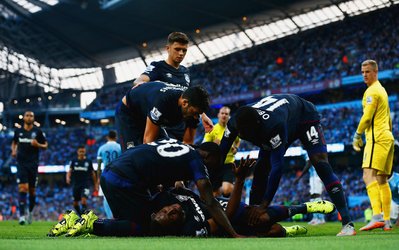 لیگ جزیره | منچستر سیتی 1 - وستهام 2 / چکش بر سر سیتی هم فرود آمد