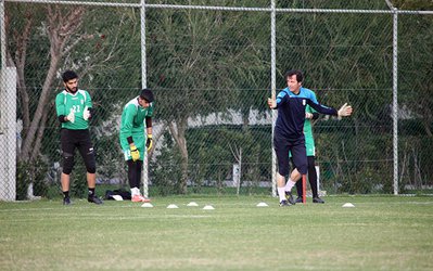 عزیزیان: امیدوارم هواداران تیم ملی المپیک را تنها نگذارند