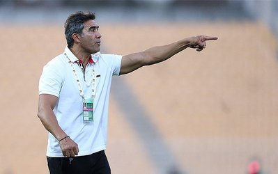 حضور محرمی روی نیمکت پرسپولیس و تشویق عابدزاده