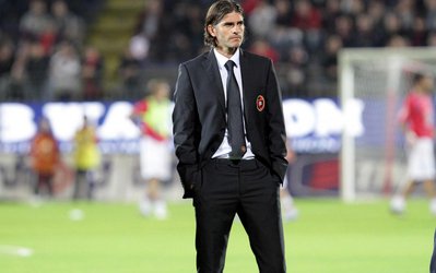 کالیاری دیه گو لوپز را اخراج کرد.