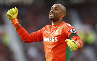 لی گرانت امیدوار به ماندن در استوک سیتی