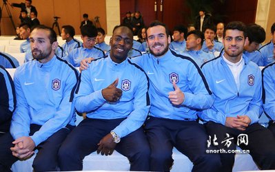 سوپرلیگ چین | تیانجین تدا با حضور پورعلی‌گنجی مقابل تیم 10 نفره مساوی کرد