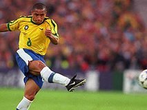 Top Ten | ده فوتبالیست برتر که قدرتمندترین ضربات پا را دارند