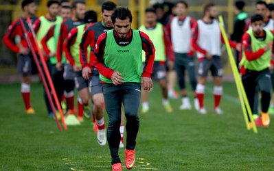 ۱۸ بازیکن پرسپولیس در اردوی ویژه برای رویارویی با نفت / خالقیفر و برزیلیها در اردو