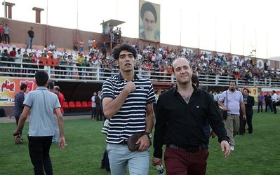 جواب حقیقی به رهبری‌فرد: هرگاه رزومه جام جهانی داشت درباره من فکر کند! / از او فقط زیر توپ زدن و خریدن گل و شیرینی یادم مانده