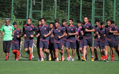 دغاغله: مصدومیتم را به فال نیک می‌گیرم/ پرسپولیس تیم متفاوتی است