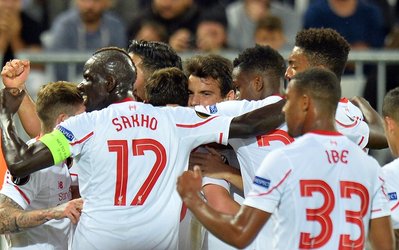 لیگ اروپا | توقف لیورپول و برد پرگل ناپولی در لیگ اروپا