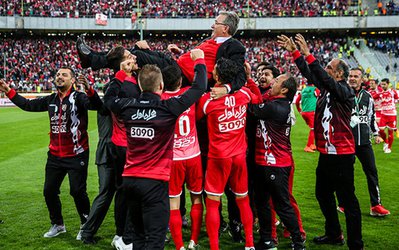 اتفاقی باورنکردنی در فوتبال ایران با ارسال یک پیامک/ پدر مهاجم تیم ملی، سرمربی پرسپولیس را تهدید کرد!