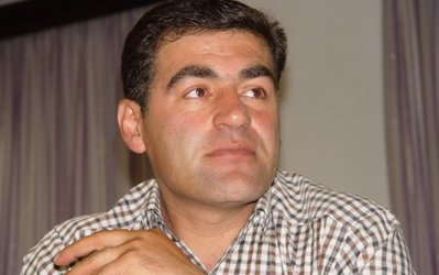 داریوش بهشتی، مالک جدید باشگاه ملوان: برای نمایندگی مجلس از پلکان ملوان بالا نمی‌روم / همه‌کار می‌کنم تا دایی را به انزلی بیاورم