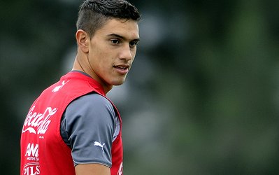 اتلتیکو مادرید اِمِلیانو ولاسکوئز را به خدمت گرفت