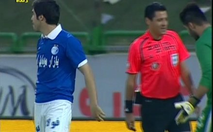ویدئو : صحنه ی اعلام خطای پنالتی به سود سپاهان