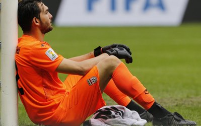 علیرضا حقیقی در یک قدمی باشگاه پنافیل