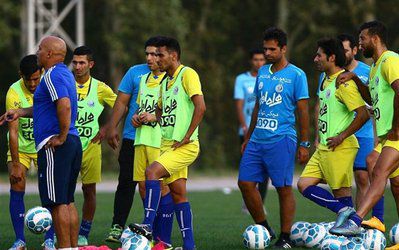 نگاه روز | استقلال با تیم ایده آل فاصله دارد / آبی ها باید بیشتر موقعیت بسازند 