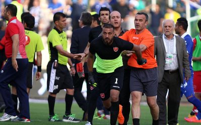 مکانی: عمرانزاده مثل برادر من است و نمیدانم چرا بعد از بازی یقهام را گرفت