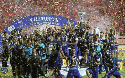 وقتی قهرمان متلاشی می‌شود / با جدایی بازیکنان استقلال خوزستان، چه بر سر این تیم می‌آید؟