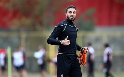 شایعه فسخ قرارداد سوشا تایید نشد/ گلر محروم پرسپولیس به تایلند می‌رود؟