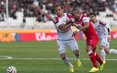 ادینیو:‌ مذاکره‌ای با پرسپولیس نداشته‌ام / بايد قهرمان ليگ شويم / دوست دارم در ايران بمانم