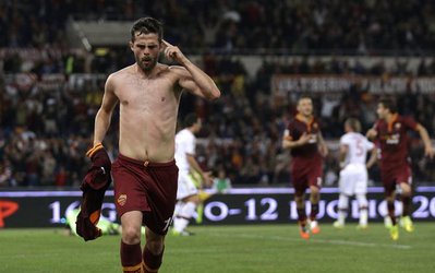 رم با شکست میلان همچنان امید خود به قهرمانی را حفظ کرد