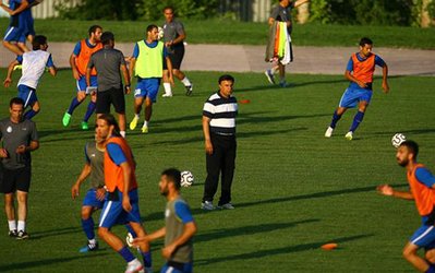 گزارش روز | 10 اتفاقی که مظلومی و استقلال را نگران کرده / اعتراض، اعتصاب، انتقاد