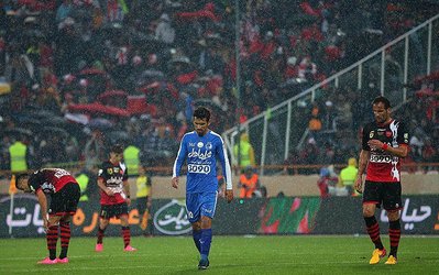 پس از مذاکره با منصوریان؛ بازگشت ستاره سابق استقلال در نیم فصل!