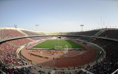 حواشی پرسپولیس - استقلال / هواداران پرسپولیس و استقلال در ورزشگاه آزادی