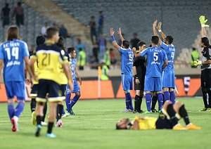 شادی بازیکنان استقلال|استقلال تهران 3 - 3 راه آهن / لیگ برتر