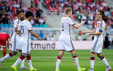 مقدماتی یورو 2016 | جبل‌الطارق 0 - آلمان 7 / دانمارک 2 - صربستان 0 / ژرمن‌ها و وایکینگ‌ها در رده‌ی دوم گروه‌های D و I