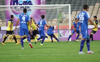 تعطیلی لیگ به سود استقلال است/ باید به نظر داوران احترام گذاشت