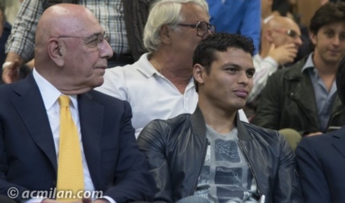 ADRIANO GALLIANI AND THIAGO SILVA IN THE STANDS FOR THE MATCH.jpg