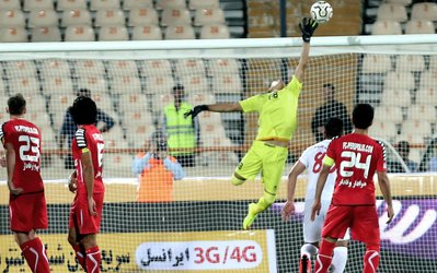 ایمان صادقی: دوست نداشتم در اولین بازی 2 گل بخورم / برای قهرمانی تلاش می‌کنیم