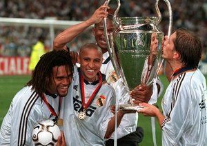 روبرتو کارلوس|3- روبرتو کارلوس (رئال مادرید 1997/98، 1999/00، 2001/02)