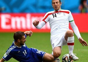 آندرانیک تیموریان|تکل بازیکن بوسنی روی پای آندرانیک تیموریان از کشورمان.