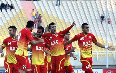 لیگ برتر | استقلال خوزستان ۰ - فولاد خوزستان ۳ / با پیروزی در دربی خوزستان، فولاد صدرنشین شد