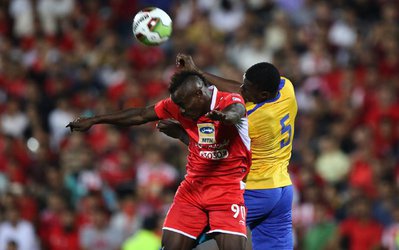 گادوین منشا به در خروجی پرسپولیس نزدیک شد